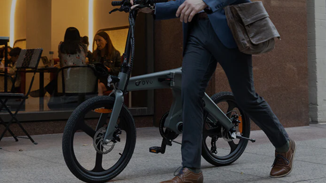 What’s An E-Bike? What Are The Essential Accessories The Ones Should Have?